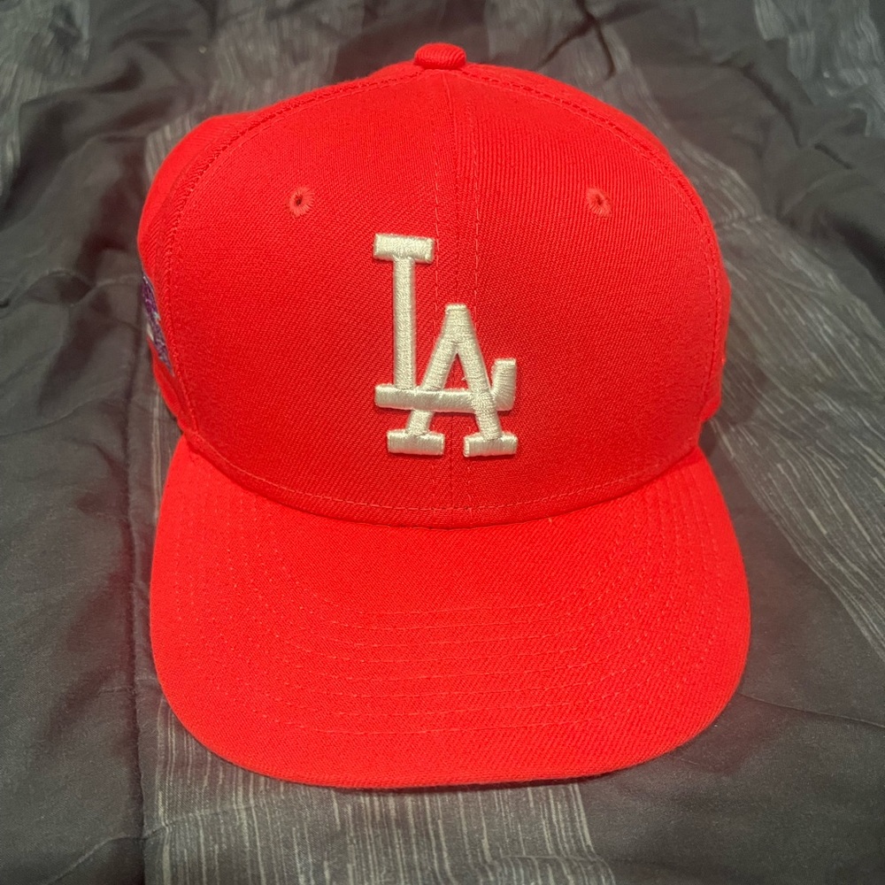 LA dodgers hat.    7 1/8
